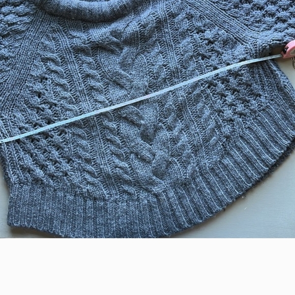 Banana Republic Gray Cable-Knit Crewneck Sweater - Picture 8 of 15